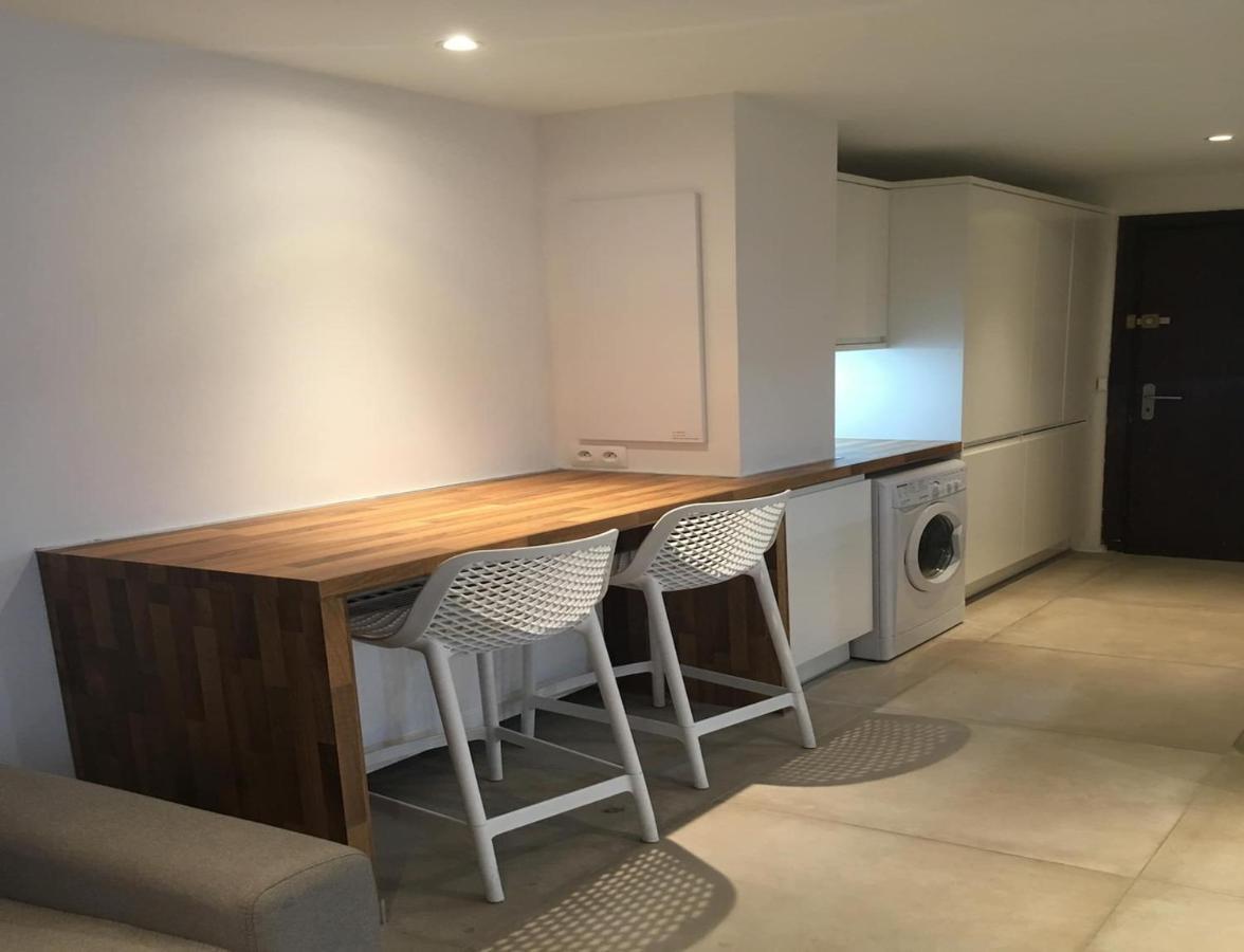 Tres Beau Studio Avec Terrasse, Situe A 100M Des Plages De Juans Les Pins Antibes Bagian luar foto
