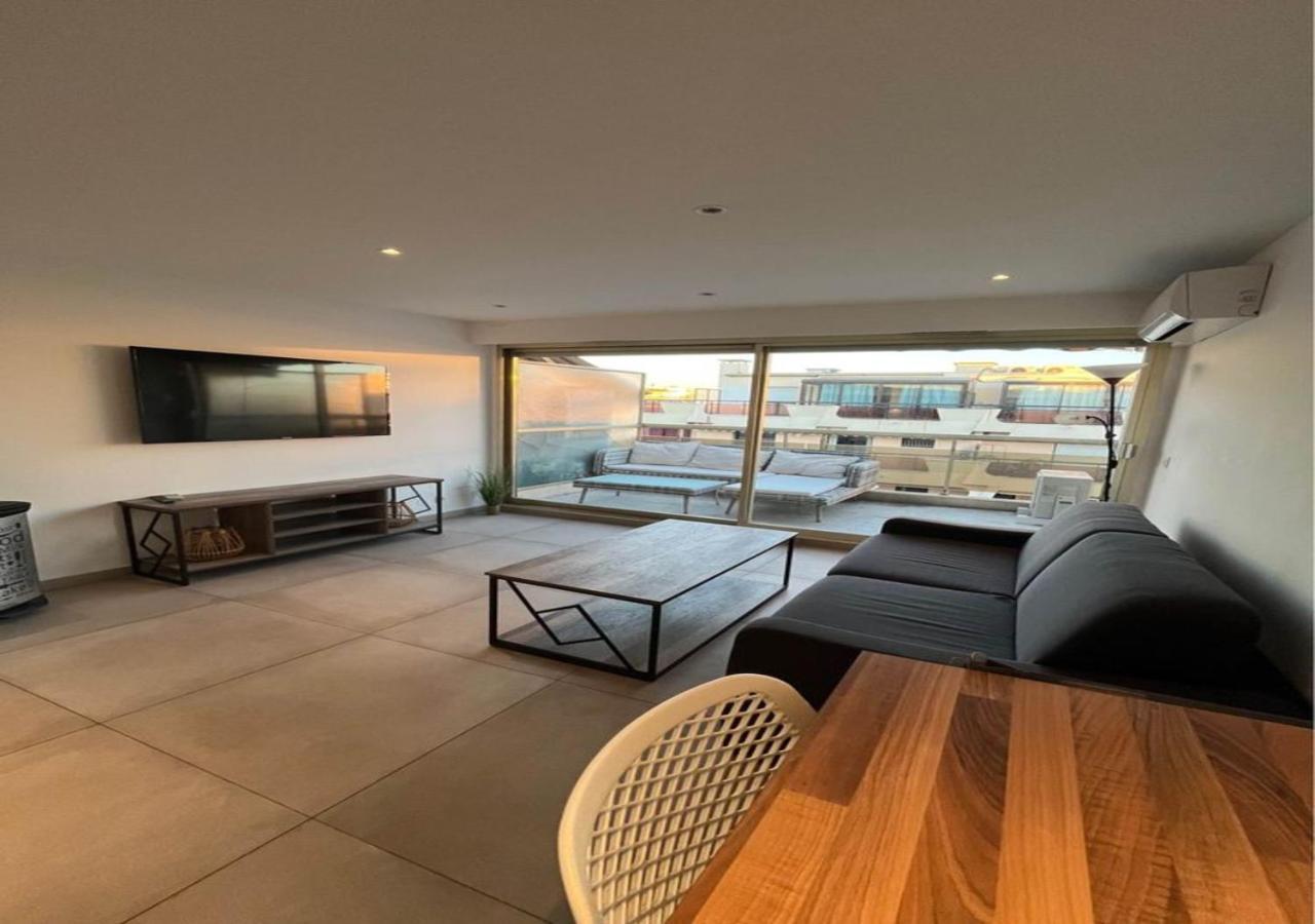 Tres Beau Studio Avec Terrasse, Situe A 100M Des Plages De Juans Les Pins Antibes Bagian luar foto